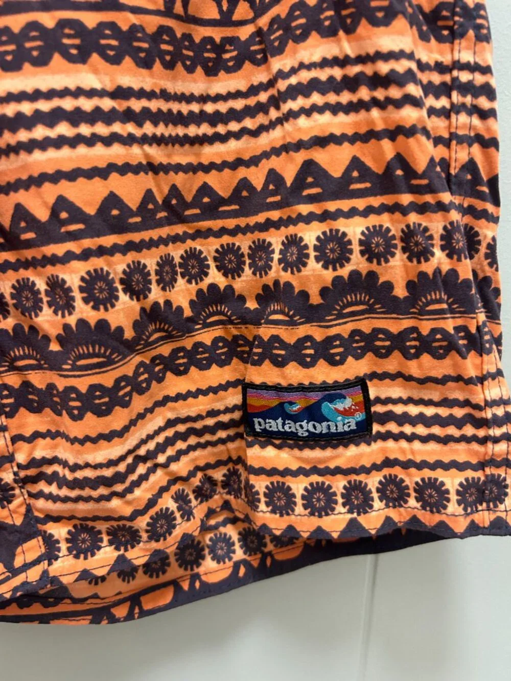 Patagonia Stretch Wavefarer Boardshorts Swim Trunks Mens 30 Orange Tribal Print